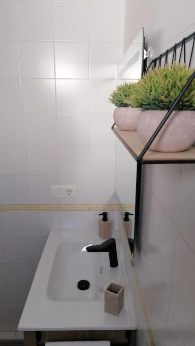 Views, Family & Private Parking In Alto Albayzin Apartment Granada Exterior photo